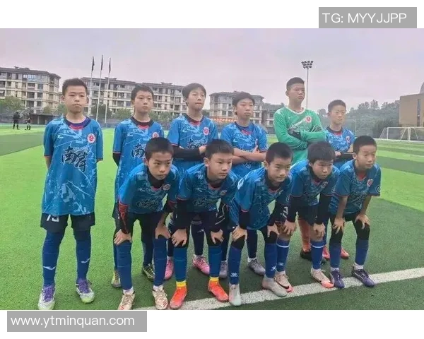 大连高新足球崛起之路探索青训体系与职业联赛的完美结合 大连高新足球崛起之路探索青训体系与职业联赛的完美结合