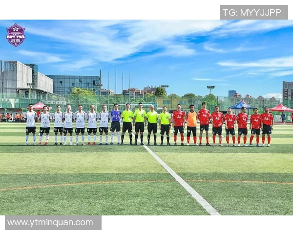 足球挥泪背后的故事与情感交织让我们重新审视这项运动的魅力与坚持 足球挥泪背后的故事与情感交织让我们重新审视这项运动的魅力与坚持