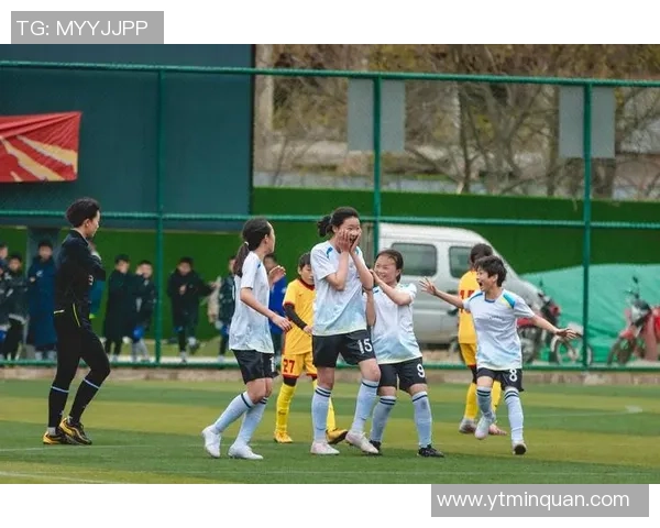 青椒足球：探索青少年足球发展的新路径与未来潜力